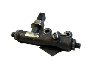 Топливная рампа 4R8Q9C066AA, 5WS40128 Jaguar S-Type 2.7