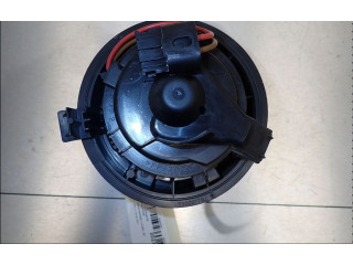 Вентилятор печки    272100975R   Dacia Duster