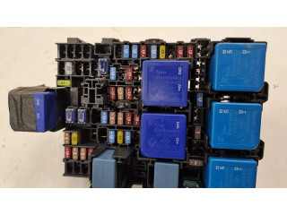 Блок предохранителей 252367589R Dacia Sandero