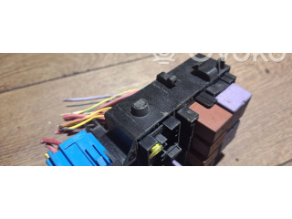 Pojistková skříňka 8200003634 Renault Vel Satis 2004