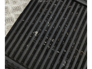 Радиатор интеркулера 670035636, 16484793 Maserati Levante