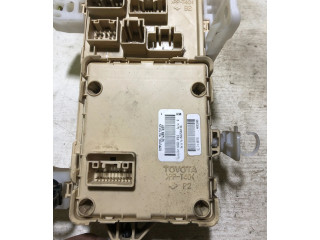 Блок предохранителей  010301Z668NN, 99906N83   Toyota Corolla Verso E121    