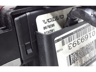 Блок предохранителей 8676286, 8645729 Volvo V70
