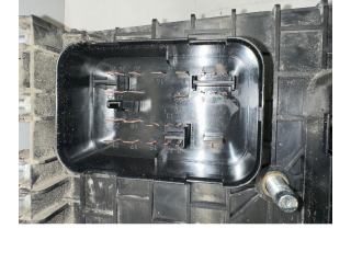 Блок предохранителей 1K0937124K   Audi A3 S3 8P    