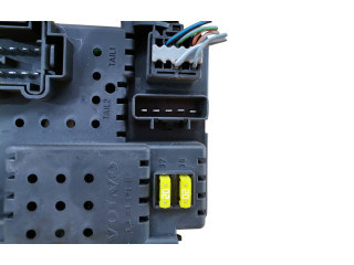 Блок предохранителей 30728512, 05W261 Volvo XC90