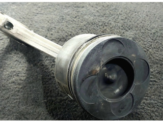 Píst BMW X5 E53 pro naftový motor 3.0