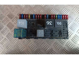 Блок предохранителей  357937039   Volkswagen Transporter - Caravelle T4    