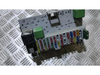   Pojistková skříňka 90483952, 008065444   Opel Corsa B 1995