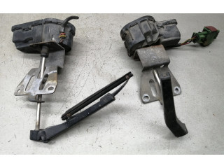 Моторчик стеклоочистителя 0390205949, 0390205948    Saab 9-5