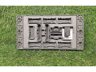 Vstřikovací lišta YQE103139, 518174602   Rover 75     