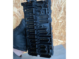 Блок предохранителей  357937039   Volkswagen Golf III    