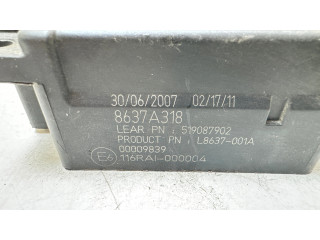 Блок предохранителей 8637A318, 519087902 Mitsubishi Outlander