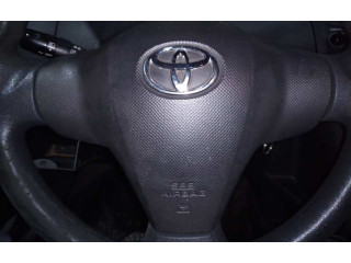 Подушка безопасности водителя    Toyota Yaris