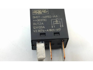 Блок предохранителей  30797010, 30728133   Volvo S60    