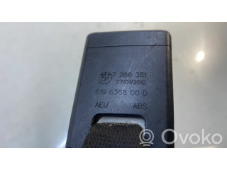 Средняя поясная пряжка ()