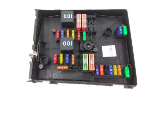 Блок предохранителей 1K0937118   Skoda Yeti (5L)    