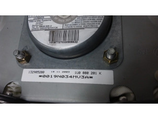 Подушка безопасности водителя 1U0880201K   Skoda Octavia Mk1 (1U)