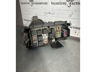 Блок предохранителей  30728132   Volvo V70    