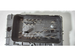 Блок предохранителей 1K0937125A   Audi A3 S3 8P    