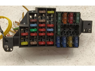 Блок предохранителей 7703297597 Dacia Logan I