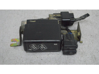 Pojistková skříňka Mitsubishi Pajero 2000