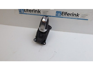 Блок предохранителей 8890977823, 8890977823 Lynk & co 01