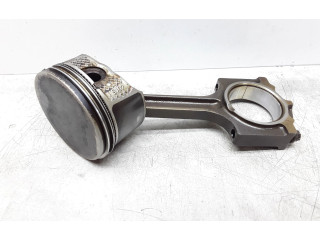  Поршень с шатуном    Volvo V50  