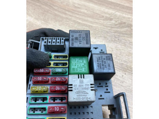 Pojistková skříňka 90464777, 90069864 Opel Astra F 1992