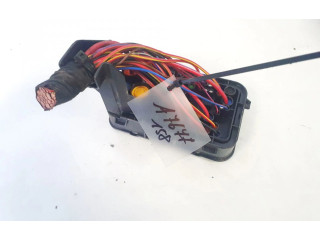 Блок предохранителей 15345251, 15345251 Volkswagen Touran I