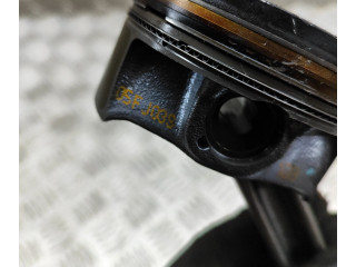 Поршень 32213692, 31401957 Volvo XC40