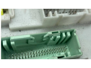 Блок предохранителей DV6T14A073DK, 517603F15   Ford Focus    