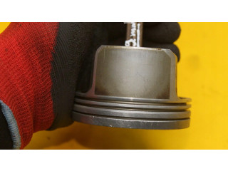 Píst Audi A4 S4 B6 8E 8H
