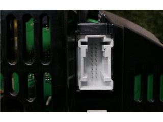 Přístrojová deska Mercedes-Benz E C207 W207 2011 A2C33061800, A2129004113