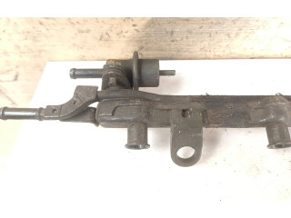 Топливная рампа 110012g80 Mazda 626