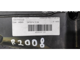 Блок предохранителей     Peugeot 2008 I    