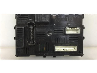 Pojistková skříňka Řídící jednotka BSM 8200652285, 00876590   Renault Clio III 2008