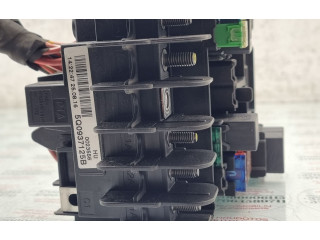 Блок предохранителей 5Q0937125B Skoda Octavia Mk3 (5E)