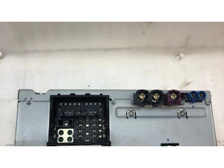 Радио/ проигрыватель CD/DVD / навигация