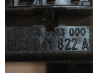 Блок предохранителей  8L0941822A, 896083000   Audi A6 Allroad C5    