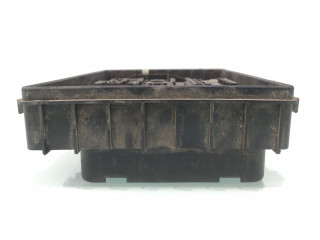 Блок предохранителей 1K0937125A   Volkswagen Caddy    