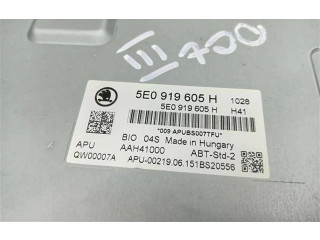 Дисплей 5E0919605H, AAH41000 Skoda Octavia Mk3 (5E)