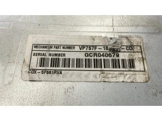 Радио/ проигрыватель CD/DVD / навигация