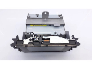 Радио/ проигрыватель CD/DVD / навигация