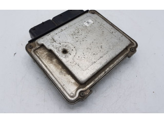 Řídící jednotka 03G906021LB, 0281013238 Skoda Octavia Mk2 (1Z) 2006