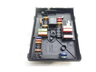 Блок предохранителей 1K0937125A   Volkswagen Jetta V    