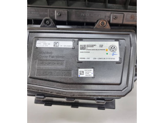 Дисплей    10c919608d   Cupra Born