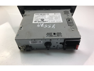 Радио/ проигрыватель CD/DVD / навигация