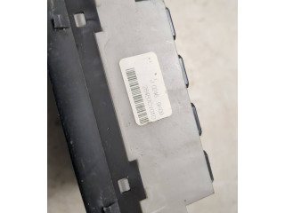 Pojistková skříňka 284B7CY01D Nissan Serena 2010