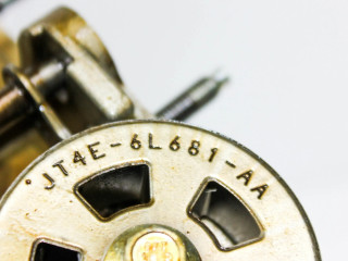 Масляный насос   JT4E6L681AA, JT4E6621AB  Ford F150 2.7