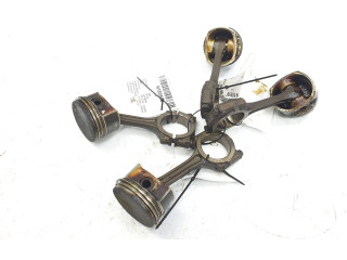  Поршень с шатуном D4F (732) – F421004 69L23  Dacia Sandero  